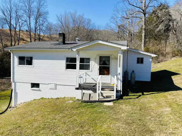 Jonesville, VA 24263,9086 Middle Wallens Creek Rd