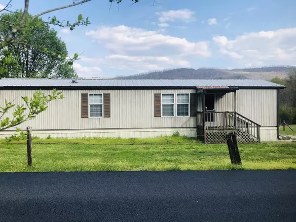 655 Newcomb Loop Rd, Newcomb, TN 37819