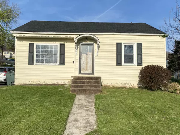 914 Dejarnette St, Elizabethton, TN 37643