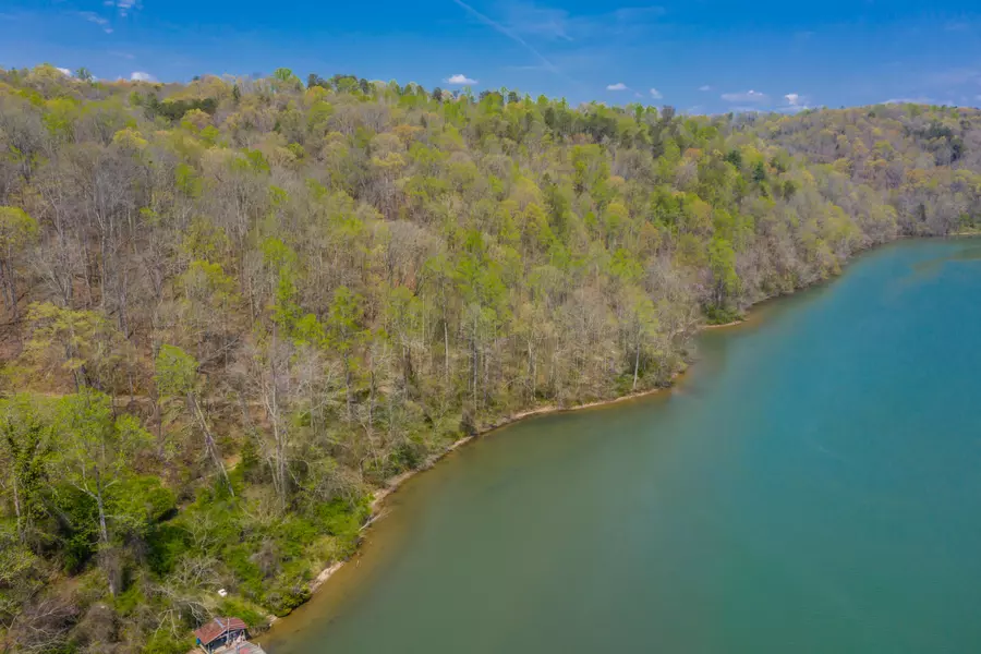 Lakecrest DR, Harriman, TN 37748