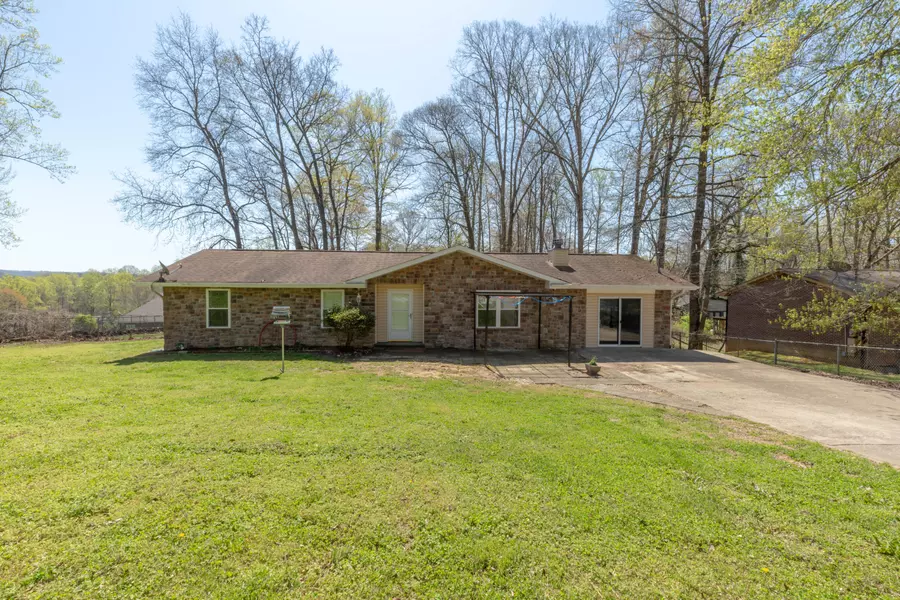 10026 Pitch Pine DR, Powell, TN 37849