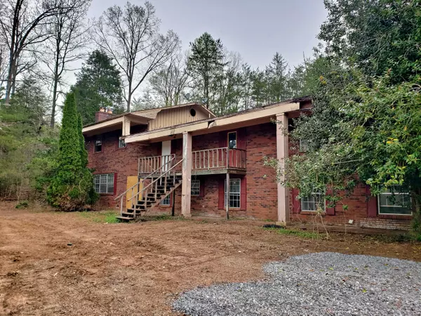 Tellico Plains, TN 37385,517 Old State Road