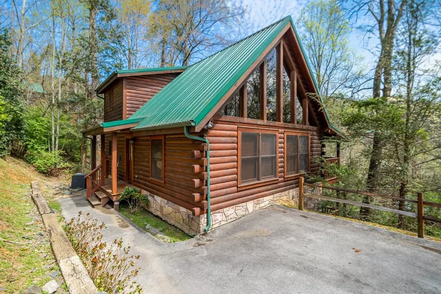 740 Yona Trail WAY, Gatlinburg, TN 37738