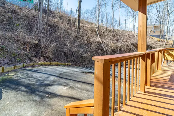 Gatlinburg, TN 37738,609 Sunset LN