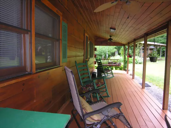 Tellico Plains, TN 37385,723 Epperson Rd