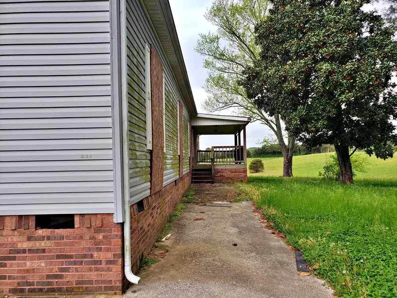 225 county road 804, Etowah, TN 37331