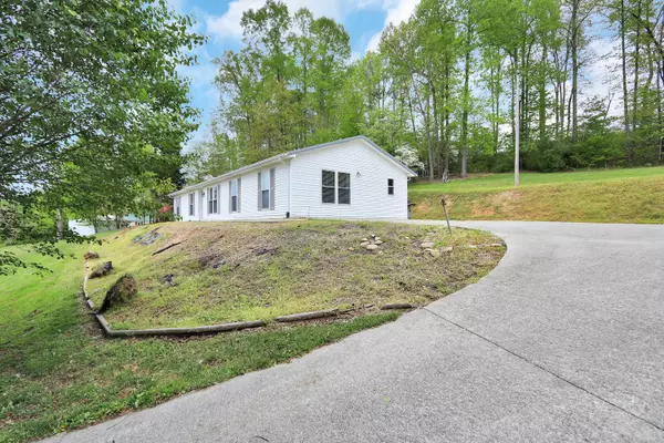 Jacksboro, TN 37757,1501 Pinecrest Rd