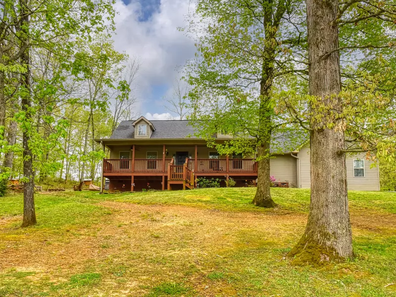 575 Adams Rd, Walland, TN 37886