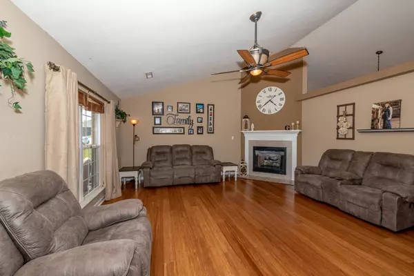 Lenoir City, TN 37771,315 Flora DR