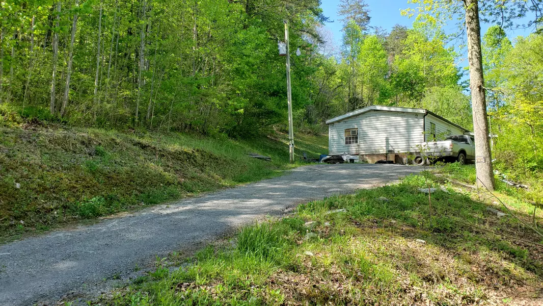 781 Wheeler Rd, Harrogate, TN 37752