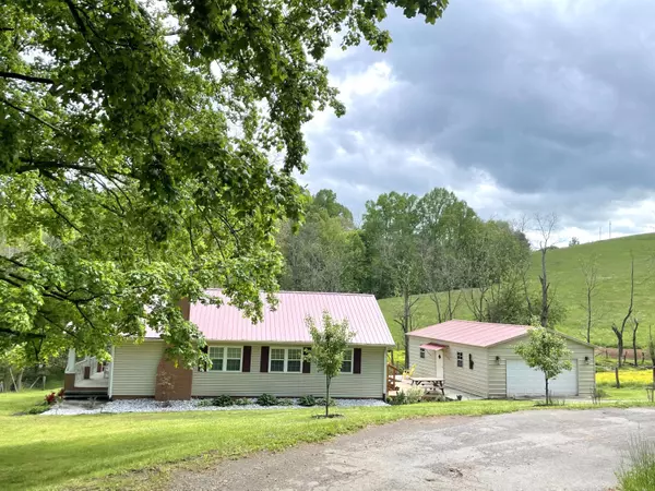 887 Sugar Hollow Rd, Lafollette, TN 37766