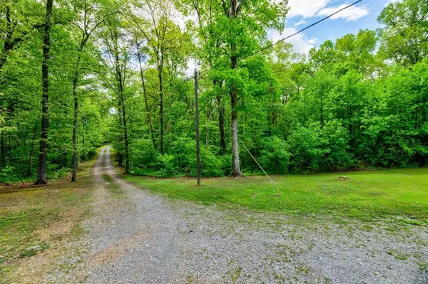 Sweetwater, TN 37874,171 Bluebird LN