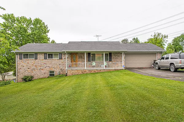 446 Ward DR, Maryville, TN 37801