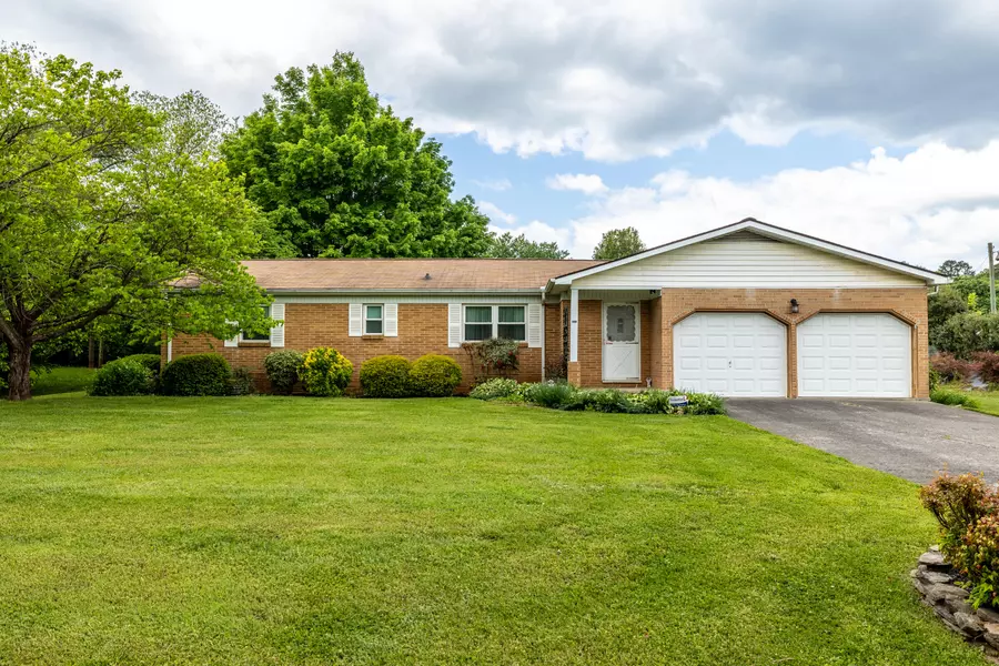 4511 Singleton Station Rd, Louisville, TN 37777