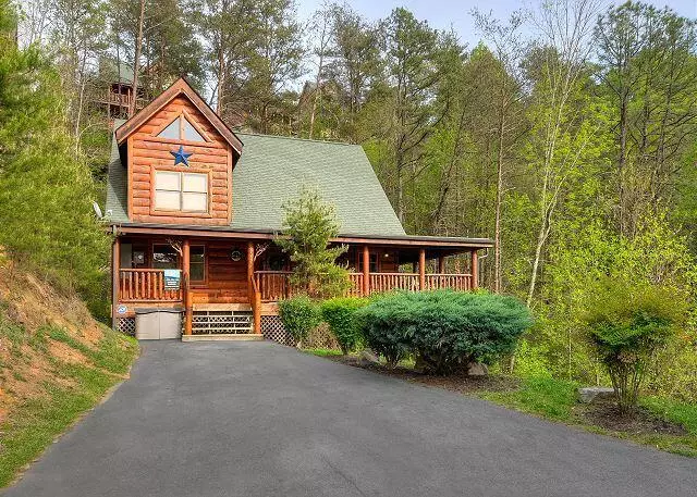 2002 Bear Haven WAY, Sevierville, TN 37876