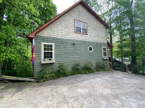 114 Cutter Gap Rd, Townsend, TN 37882