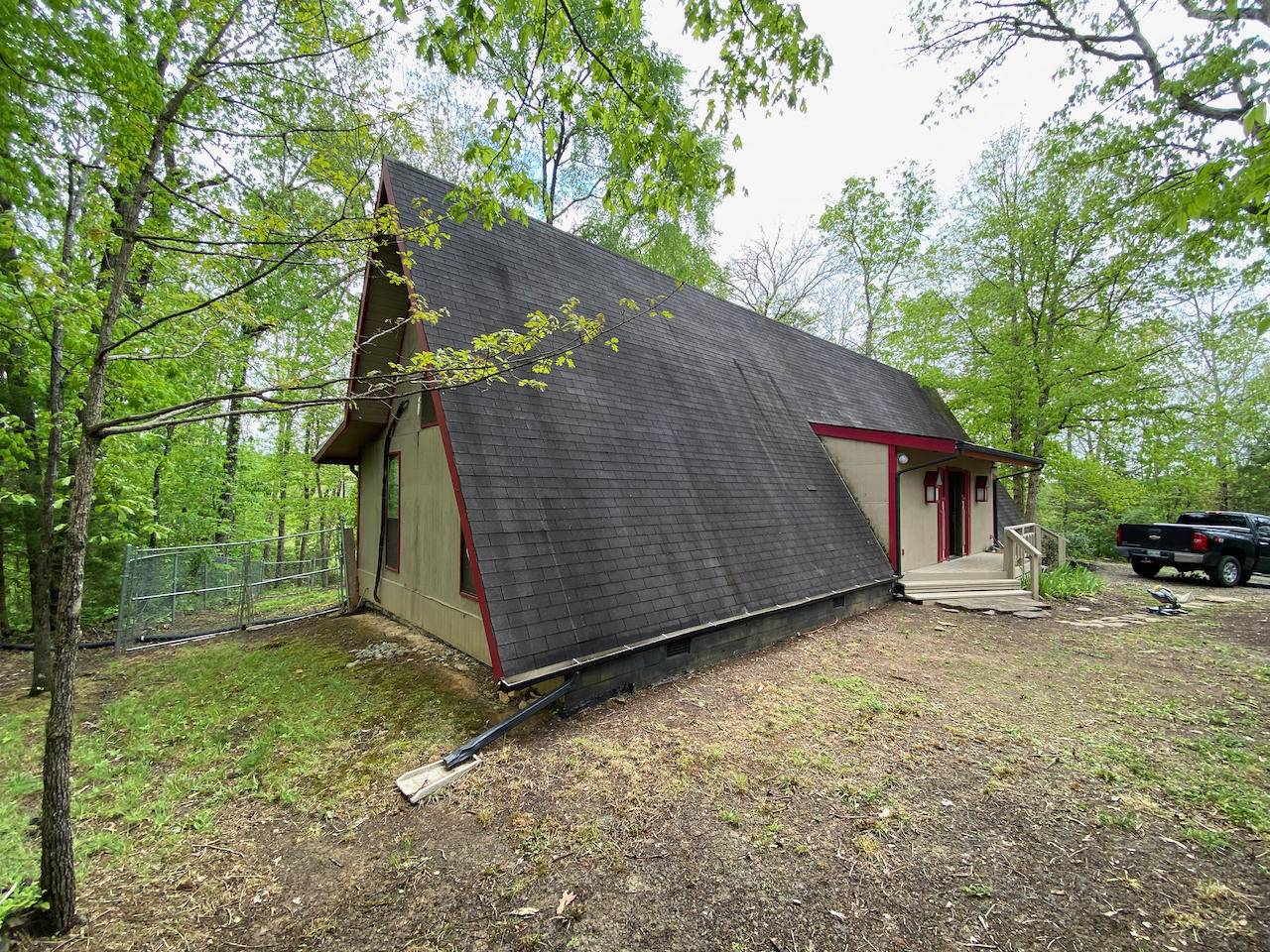 537 Basswood LN, Kodak, TN 37764