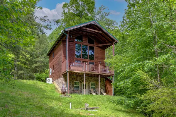 3614 Wears Mountain LN,  Sevierville,  TN 37862