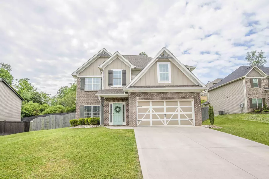 579 Glenbrook DR, Lenoir City, TN 37771