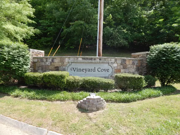 Loudon, TN 37774,220 Vineyard Cove DR