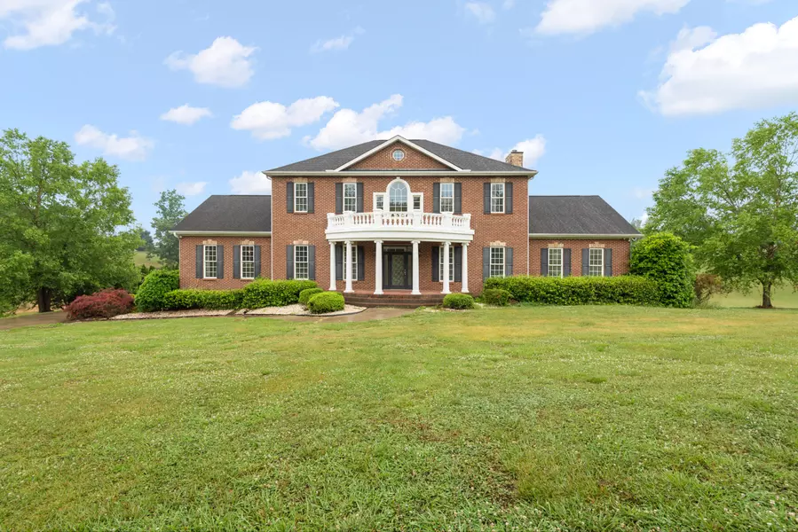 10200 Happy Hollow Rd, Lenoir City, TN 37771