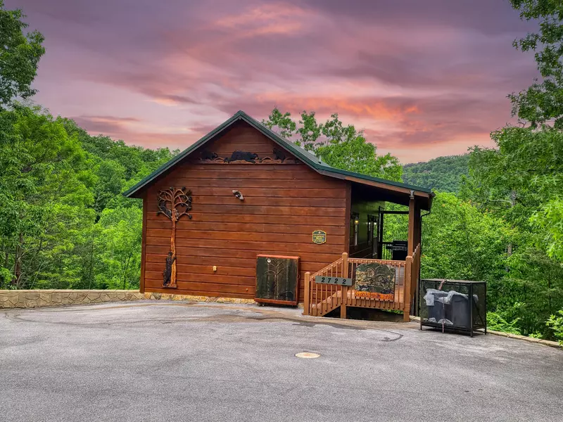 2722 Knights LN, Sevierville, TN 37862