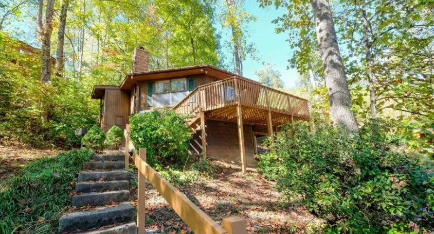 1122 Villa LN, Gatlinburg, TN 37738