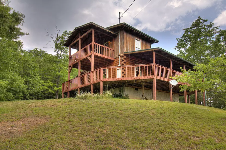 4440 Creek Falls Way WAY, Sevierville, TN 37862