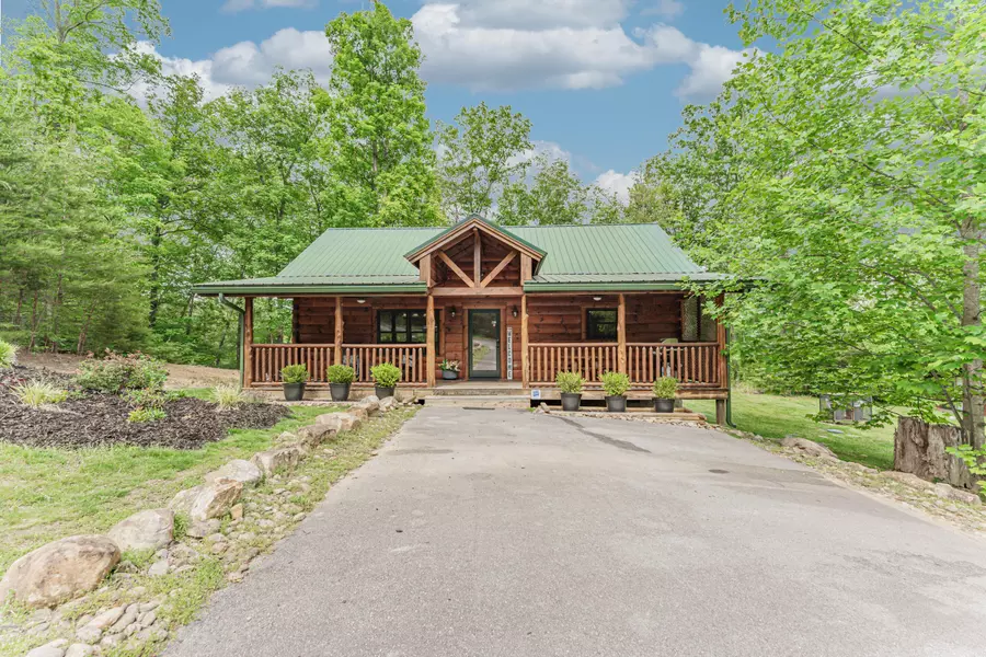 2212 Pinnacle Ridge Tr, Sevierville, TN 37862