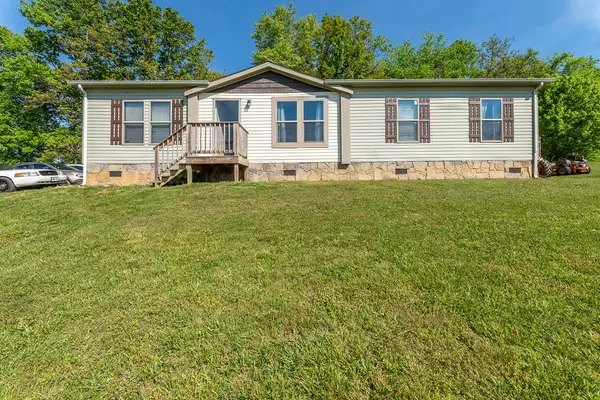 4736 Salem Rd, Greenback, TN 37742