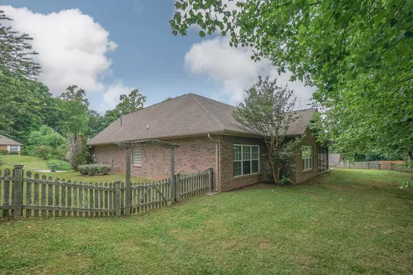 Maryville, TN 37801,936 Saint Johns DR