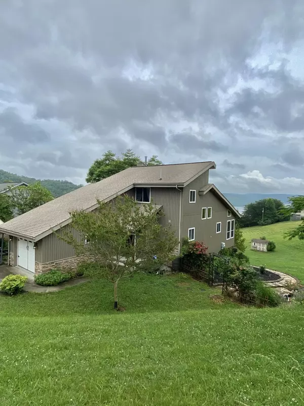 381 Mariner Point Rd, Lafollette, TN 37766