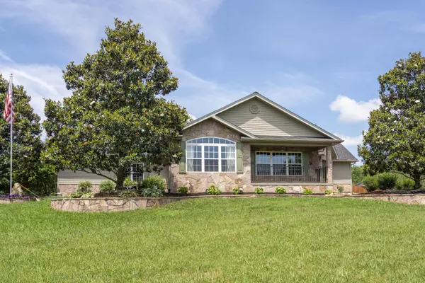 951 Mossy Grove LN, Maryville, TN 37801