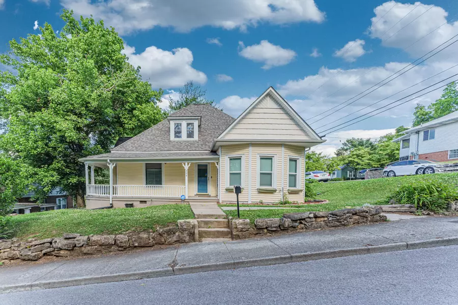 208 Mims Ave, Newport, TN 37821