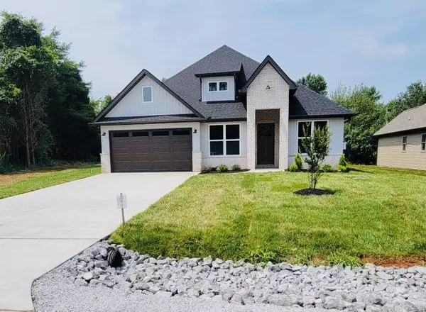 216 Ogana LN, Loudon, TN 37774