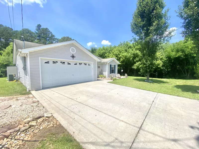 5051 Cattail LN, Corryton, TN 37721