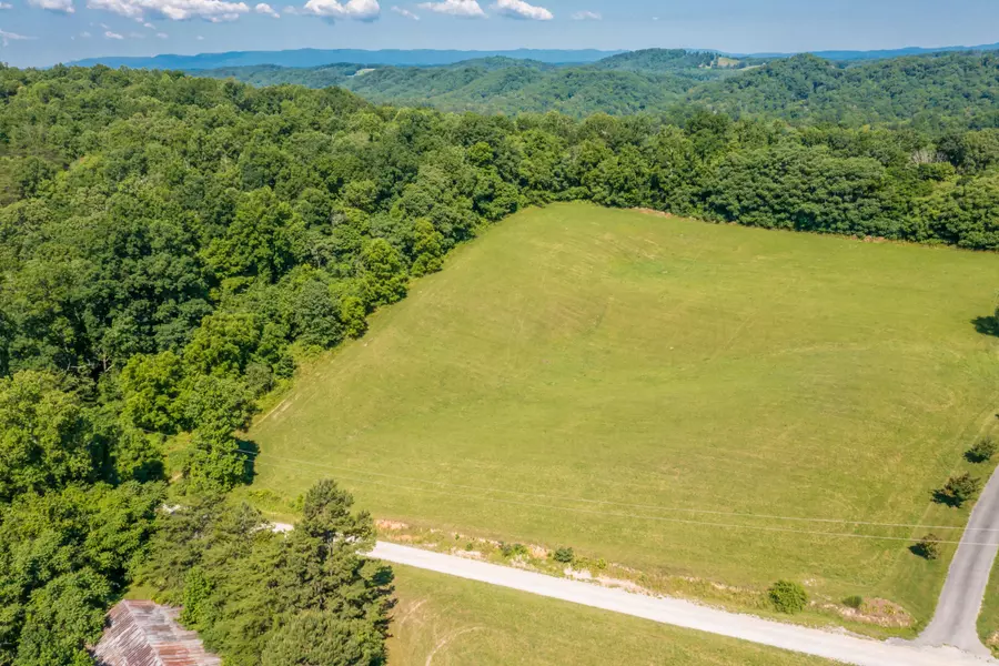 Tucker LN, Maynardville, TN 37807