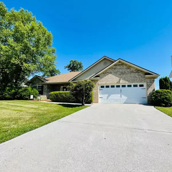 8411 Mari Ben LN, Corryton, TN 37721