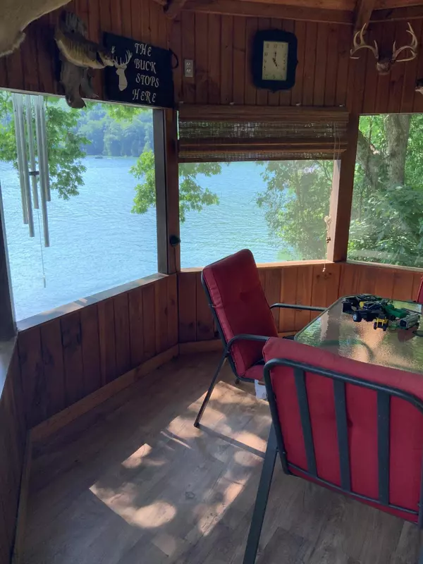 Lafollette, TN 37766,421 Chapman Village DR