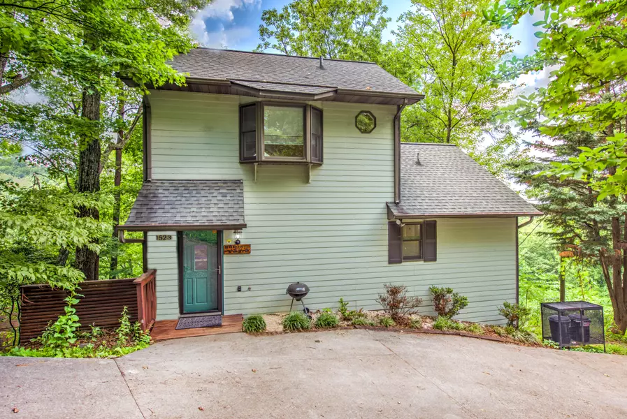 1523 Gillespie WAY, Gatlinburg, TN 37738