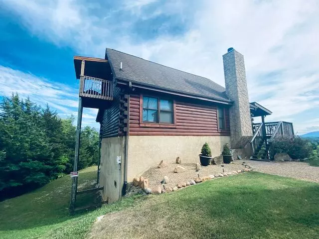 Sevierville, TN 37876,936 Buck WAY