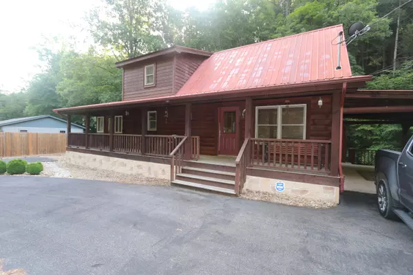 523 COLE DR, Pigeon Forge, TN 37863