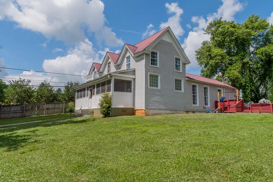 120 Rhea St, Sparta, TN 38583