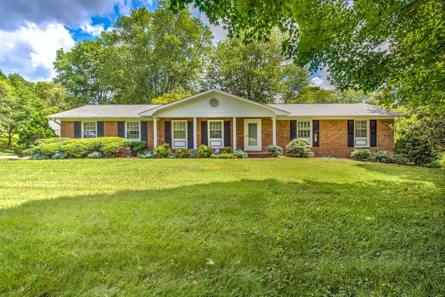 230 Admiral Rd, Knoxville, TN 37934