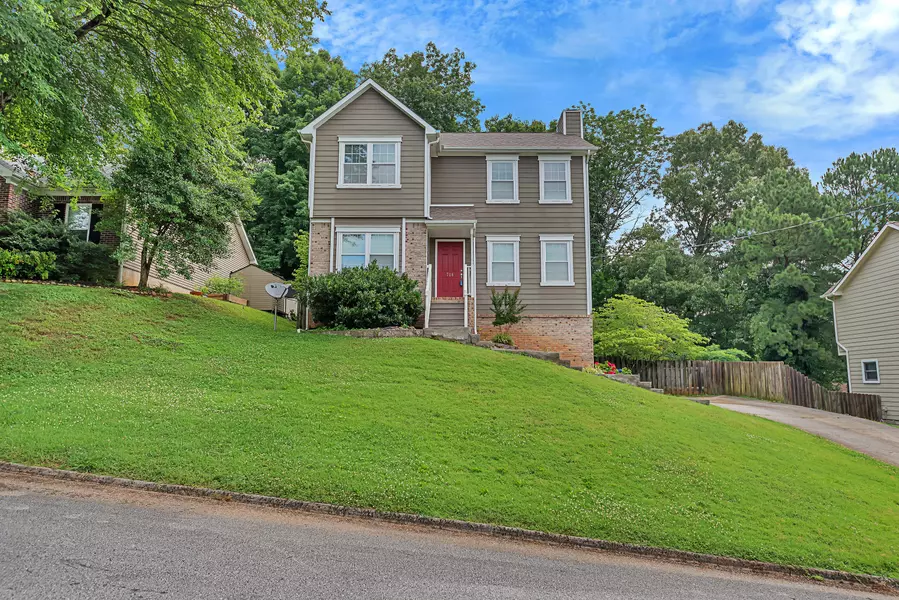 716 Shady Springs LN, Knoxville, TN 37923