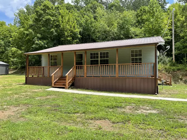 615 Robbins Rd, Robbins, TN 37852