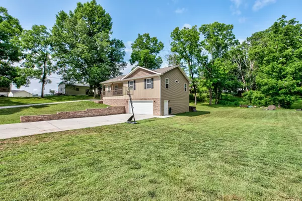 Jacksboro, TN 37757,247 WOOD LN