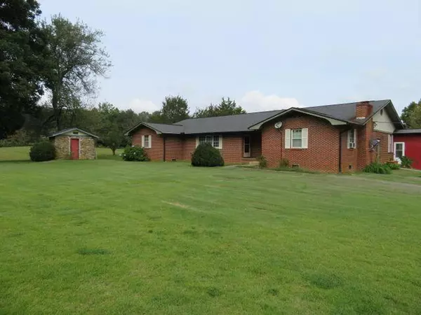 368 Ironsburg Rd, Tellico Plains, TN 37385