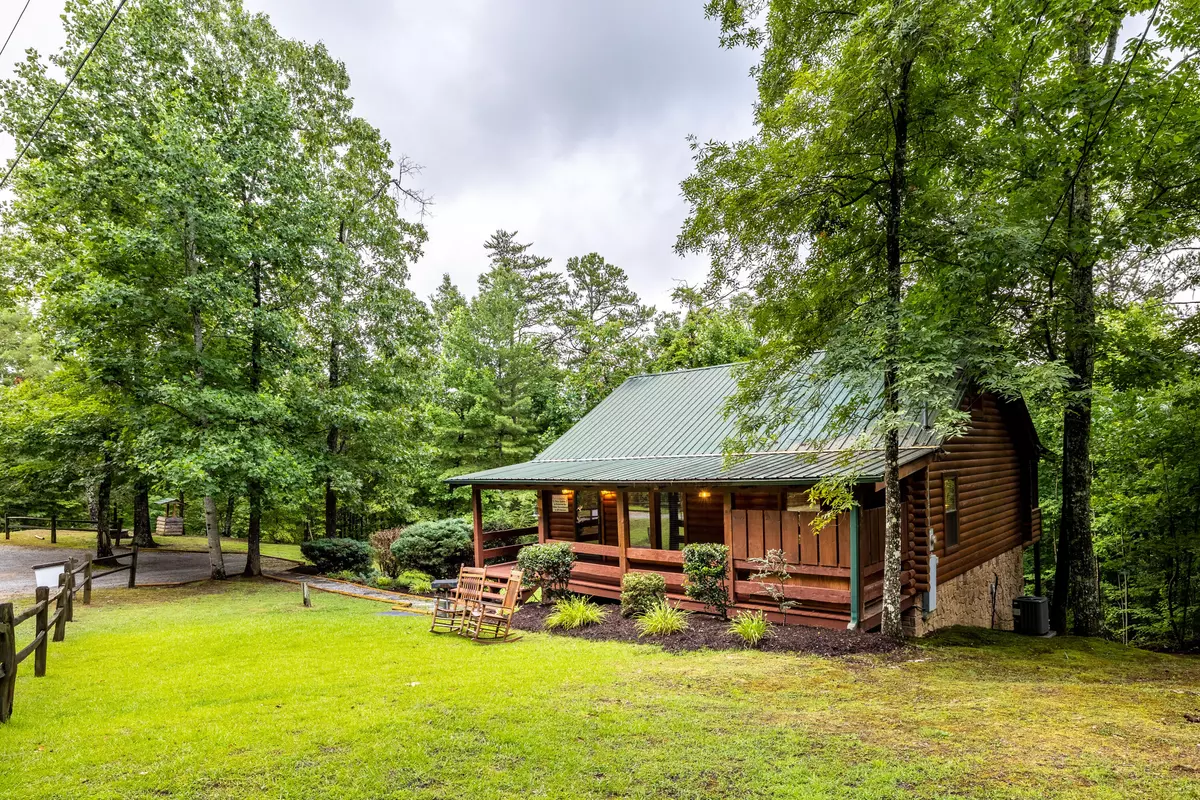 Sevierville, TN 37862,3255 Cove Creek WAY