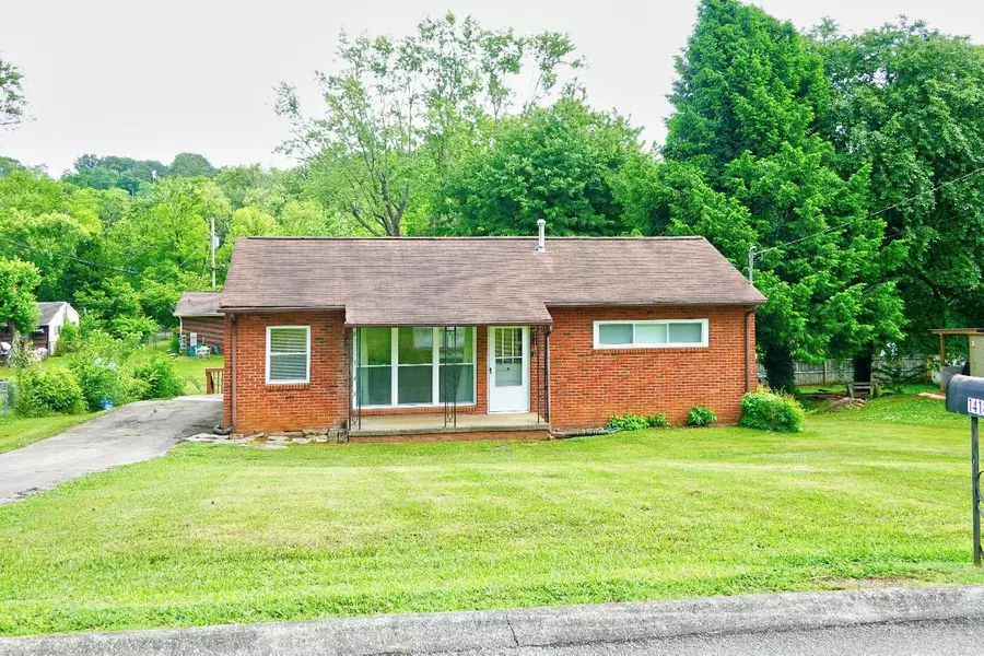 1418 Belleville Ave, Maryville, TN 37803